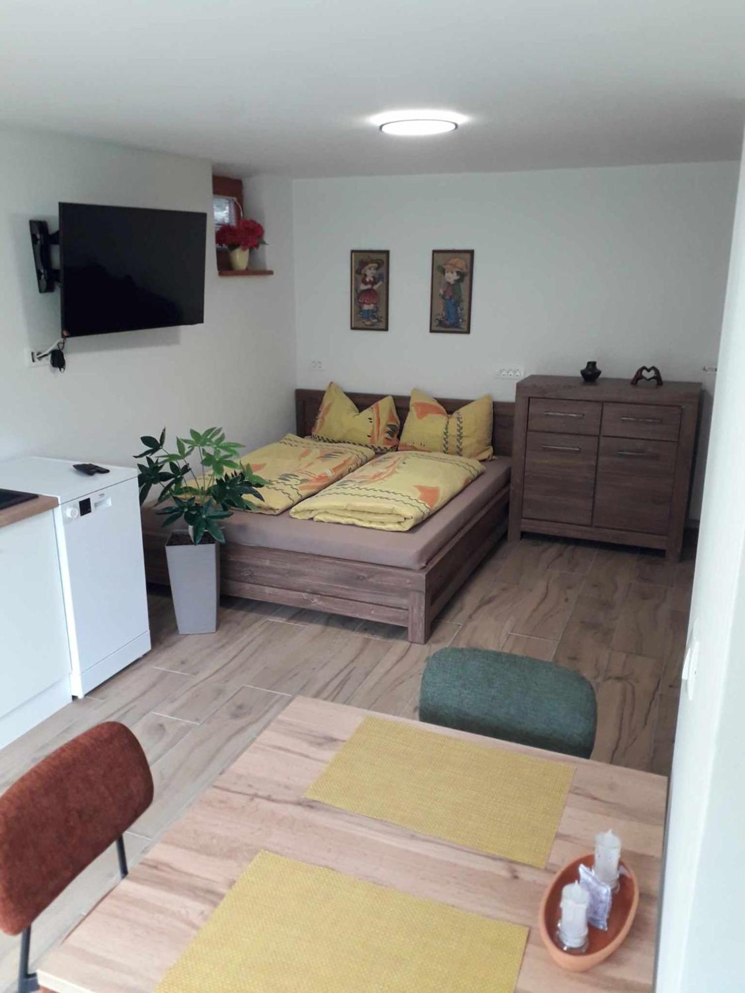 לוצ'ה Apartmaji Brloznica Pod Veliko Planino מראה חיצוני תמונה